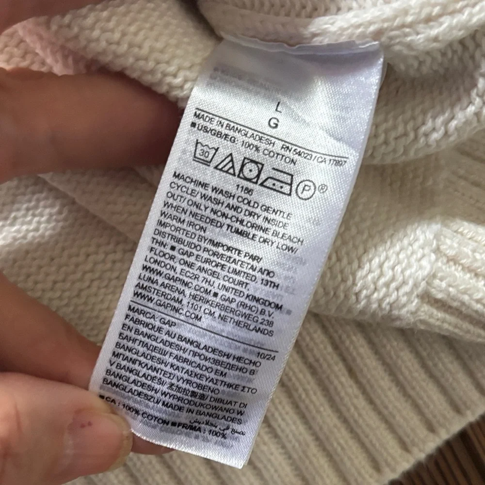GAP Kids  Cream Crew Neck Sweater Large